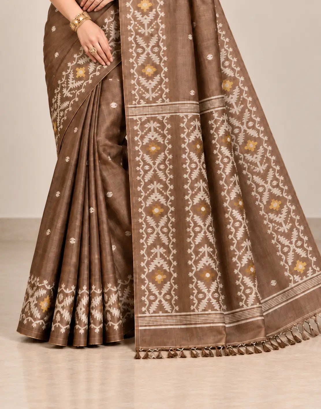 Bhoomi jamdani Saree