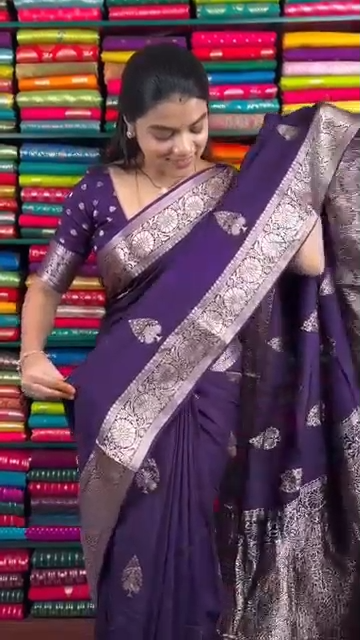 Leaf Pattern Silk Saree
